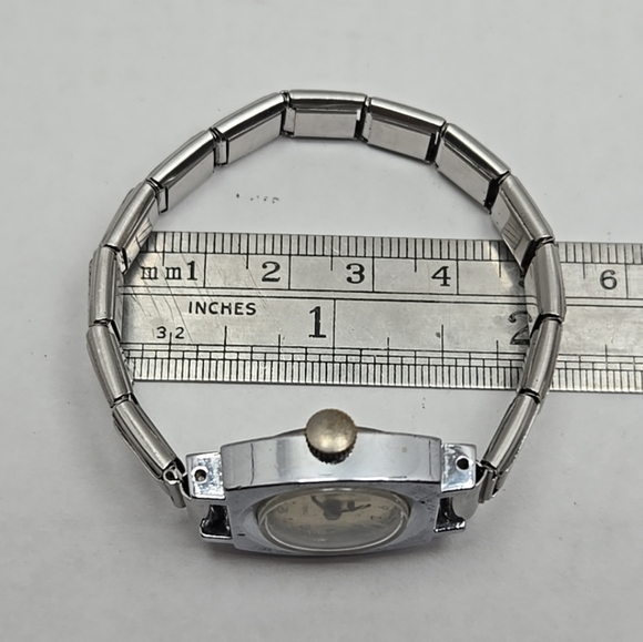 Womens Vintage Timex Bracelet Manual Wind Watch Silver Tone Running - Picture 10 of 11